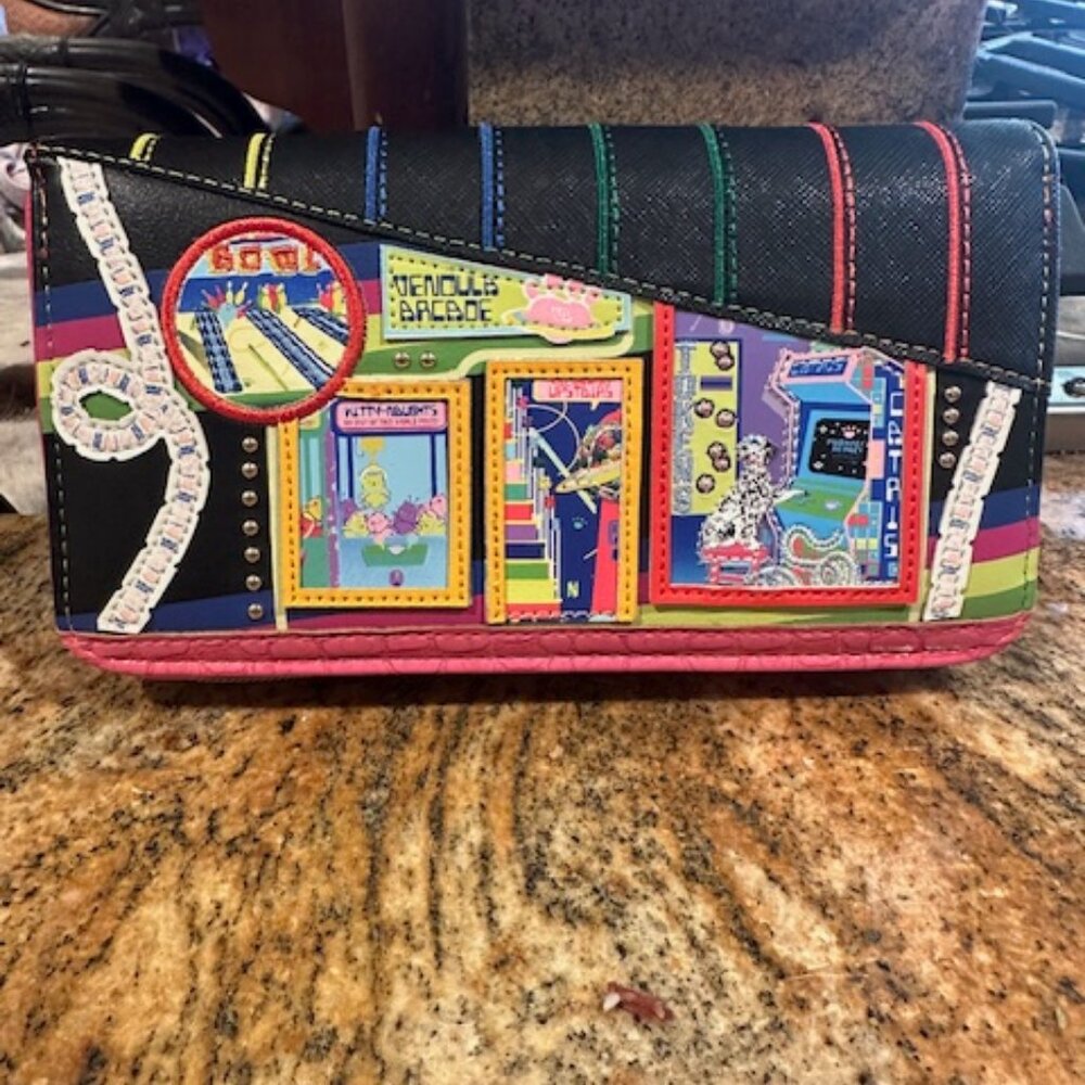 NWT Vendula London Arcade Large Ziparound Wallet